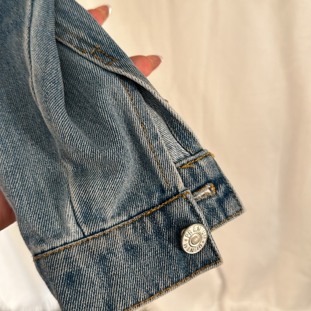 Cropped jean jacket - Picture 3 of 4